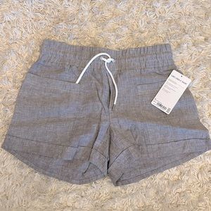 Athleta Cabo Linen 4” shorts, size 4, new with tags